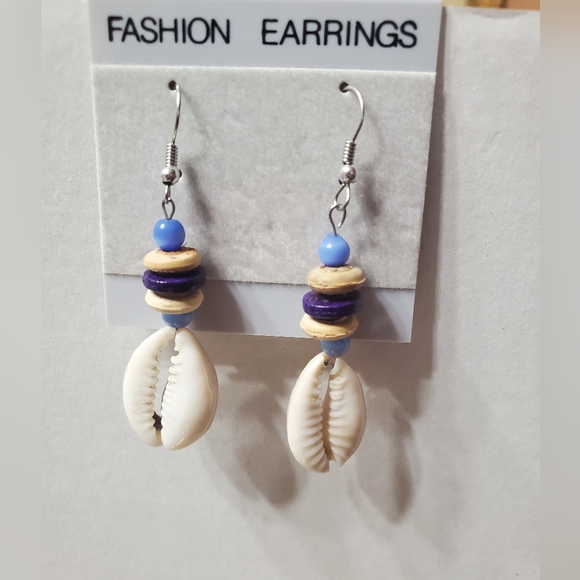 Jewelry - 📣📣 2 Pairs/$15 📣📣 Shell and Bead Dangle Earrings